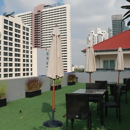 Dazzle Residence Bangkok Buitenkant foto