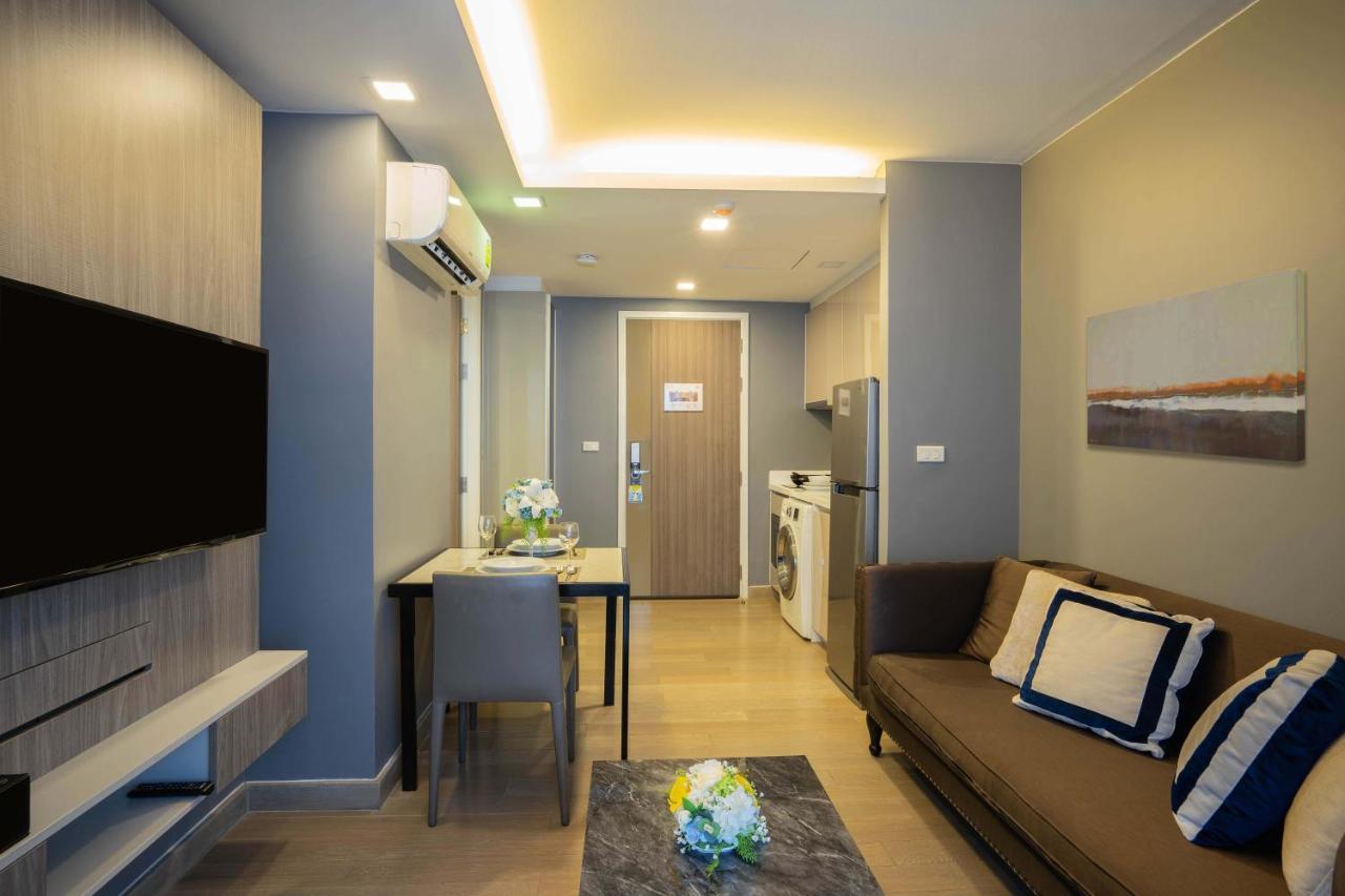 Dazzle Residence Bangkok Buitenkant foto