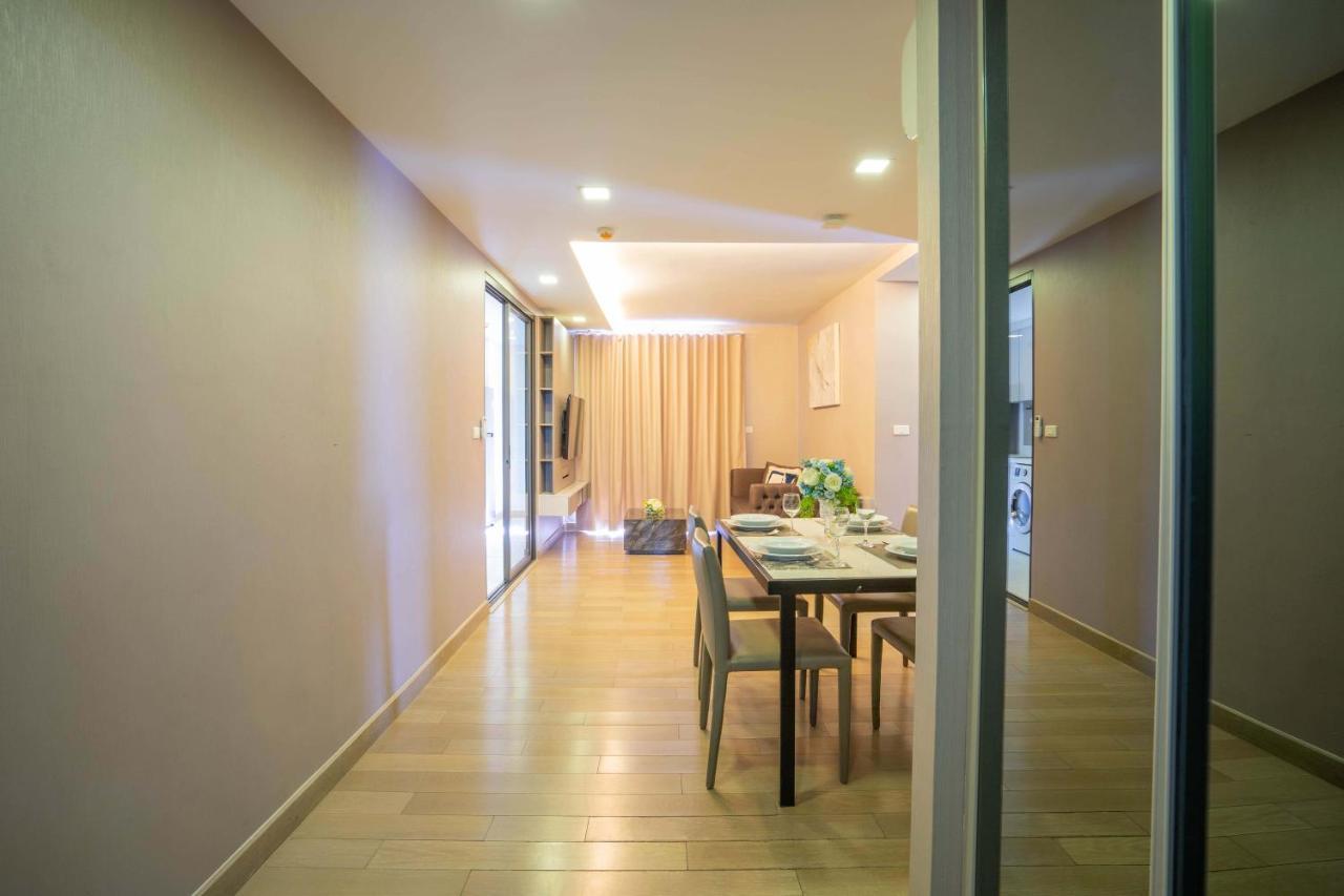 Dazzle Residence Bangkok Buitenkant foto