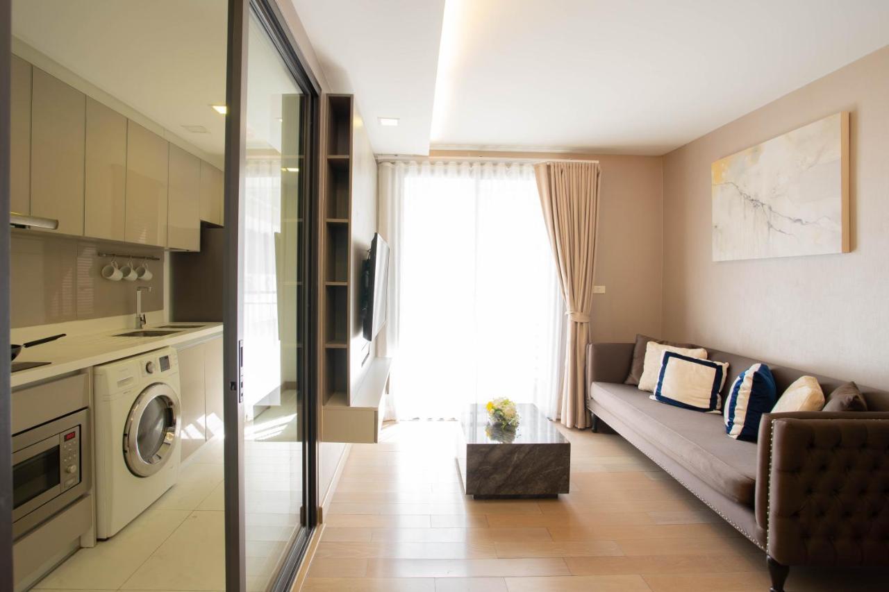 Dazzle Residence Bangkok Buitenkant foto