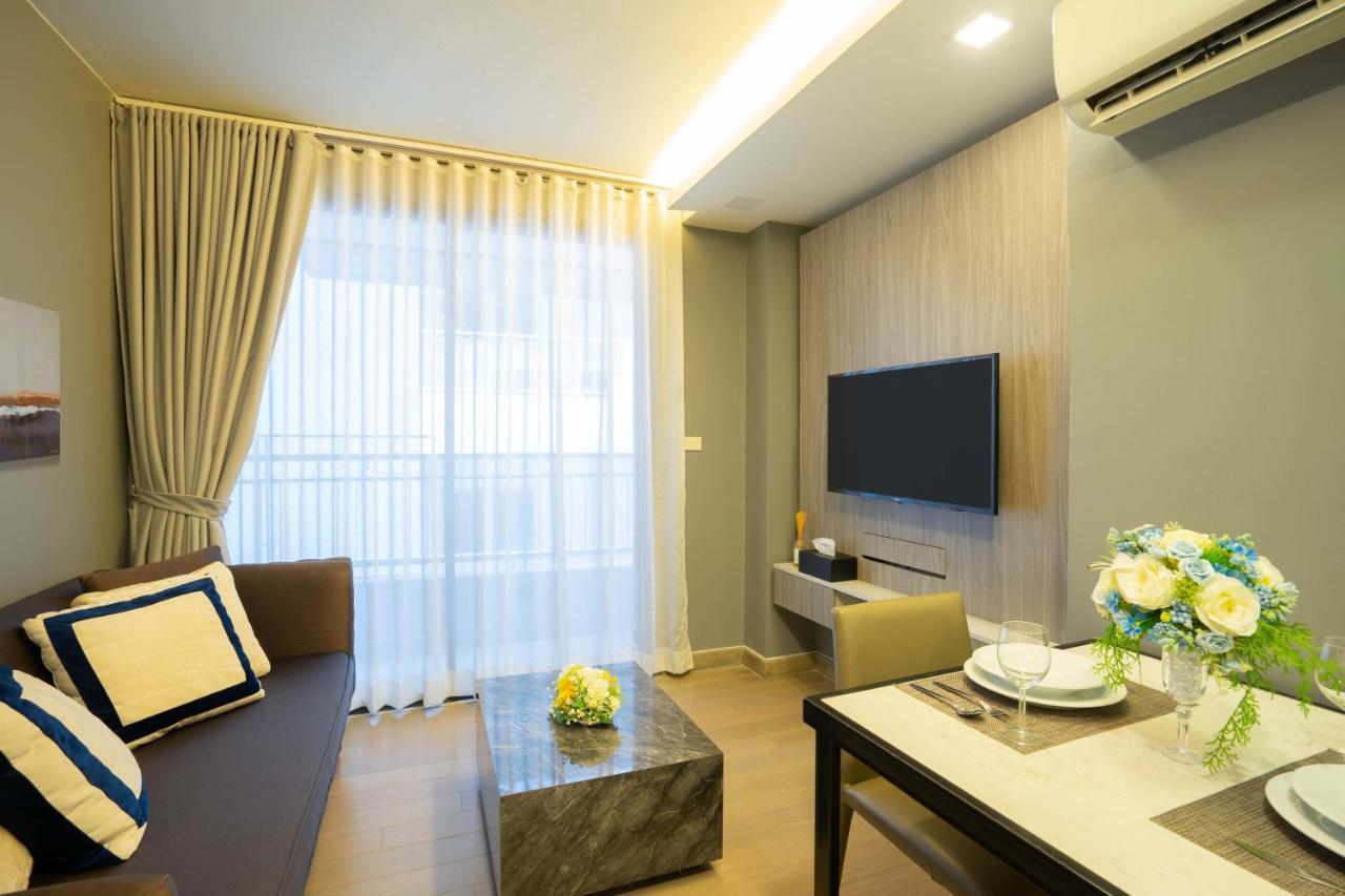 Dazzle Residence Bangkok Buitenkant foto