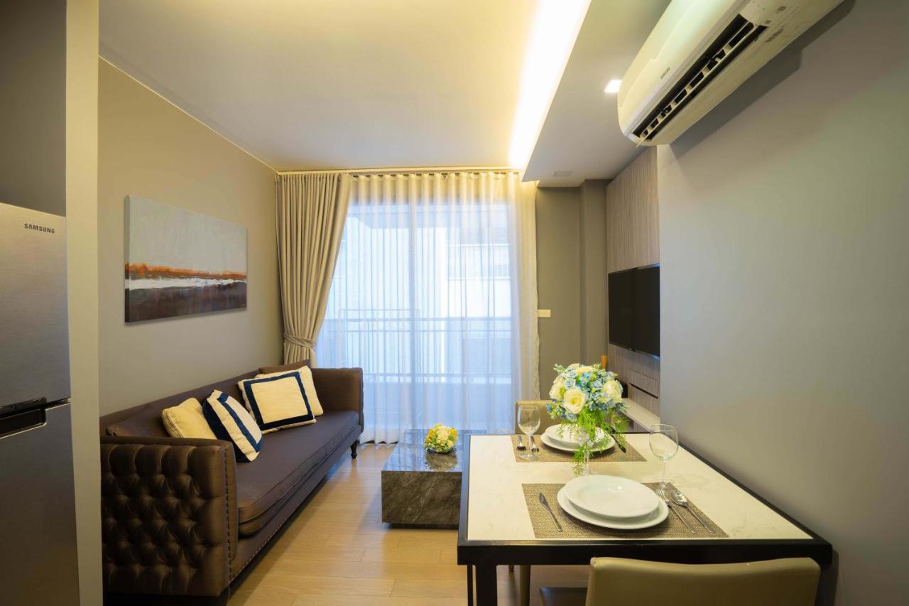 Dazzle Residence Bangkok Buitenkant foto
