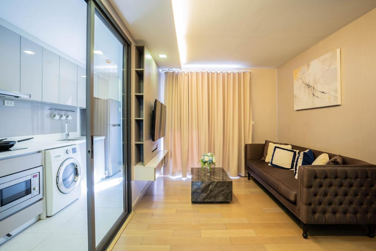 Dazzle Residence Bangkok Buitenkant foto
