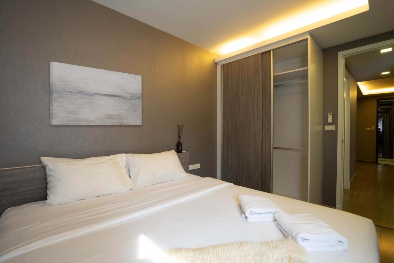 Dazzle Residence Bangkok Buitenkant foto