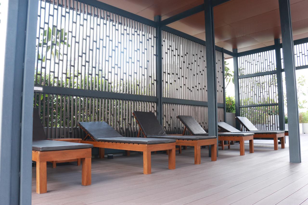 Dazzle Residence Bangkok Buitenkant foto